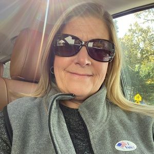 Meet your Posher, Julie